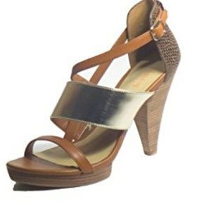 7.5 Sandals for any summer outfit.